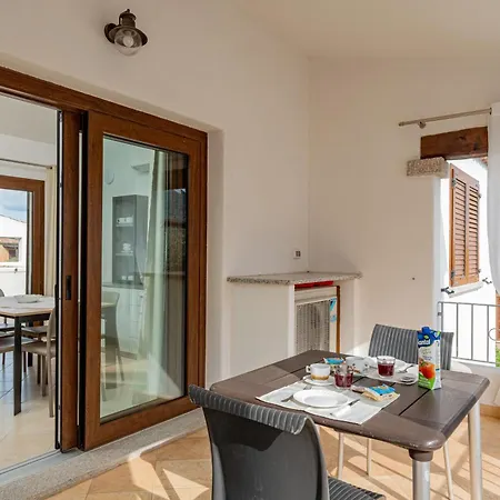 Residenza L'alzoni בית הארחה סאן תאודורו