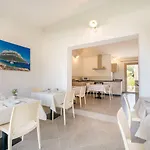 Affittacamere Residenza L'alzoni 4*