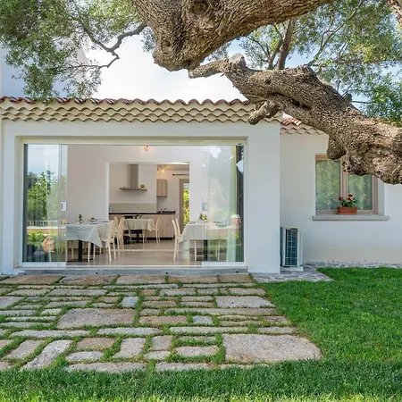 Residenza L'alzoni Guest house