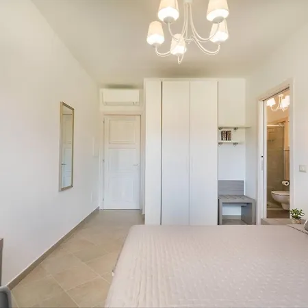 Residenza L'alzoni Guest house *