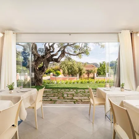 Residenza L'alzoni سان تيودورو