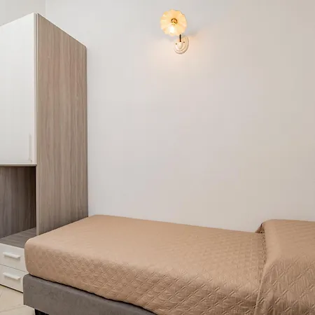Residenza L'alzoni Guest house *