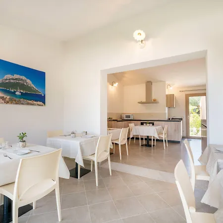 Pensión Residenza L'alzoni 4*