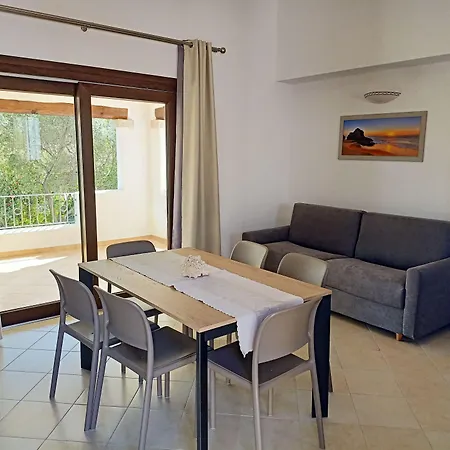Residenza L'alzoni سان تيودورو
