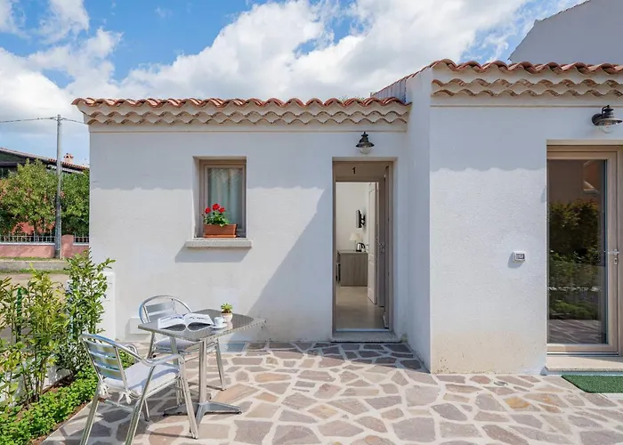 Residenza L'alzoni 招待所