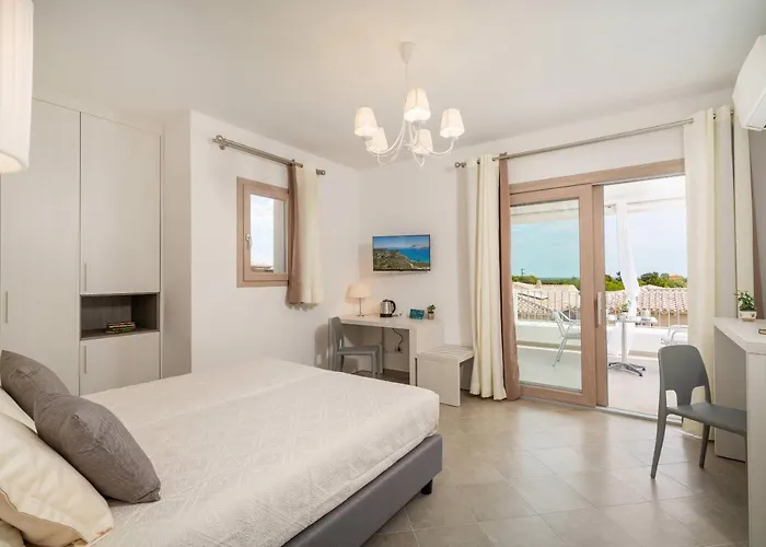 招待所 Residenza L'alzoni 圣特奥多罗