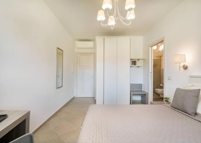 Residenza L'alzoni 招待所 4*