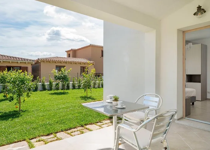 Residenza L'alzoni 4* 圣特奥多罗