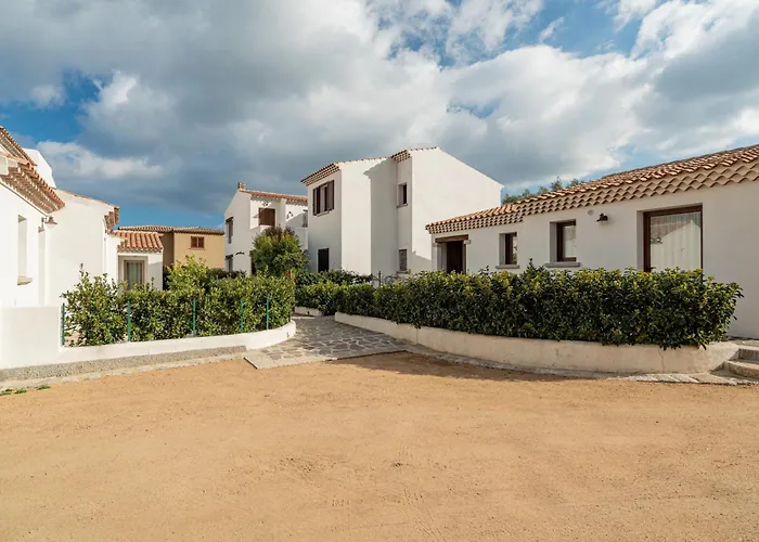 Residenza L'alzoni 招待所 4*