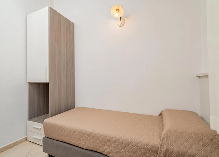 Residenza L'alzoni Konukevi 4*