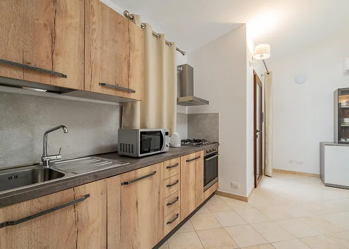 Residenza L'alzoni 招待所