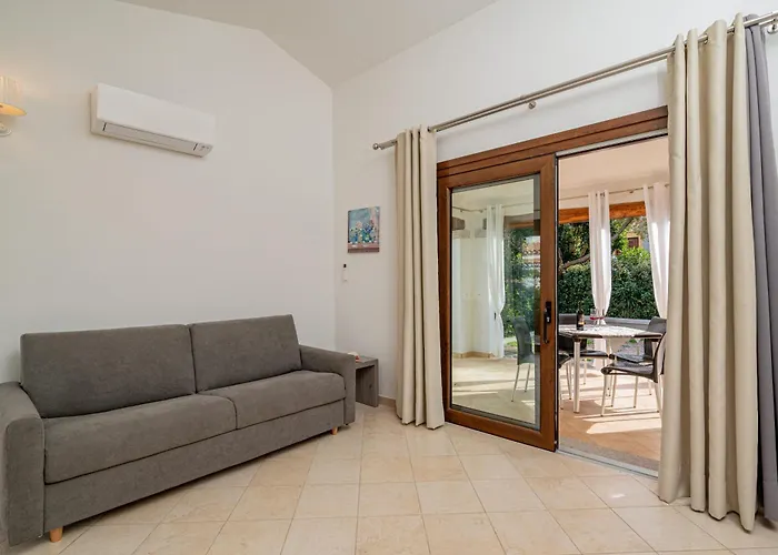 Residenza L'alzoni 圣特奥多罗